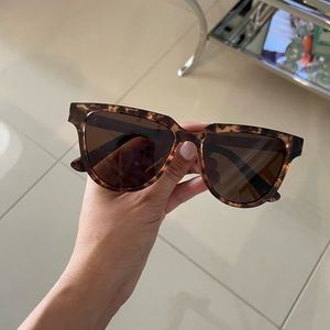 Tortoise sunglasses brown